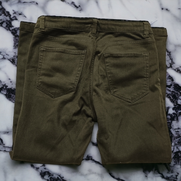 H&M Khaki Green skinny fit ankle length Jeans waist Stretchable upto 32 - Picture 3 of 11